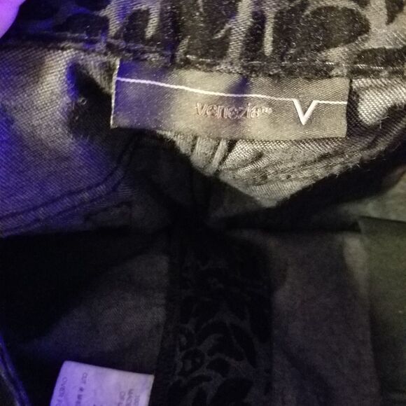 Venezia blue jean skirt with black design - Picture 3 of 5